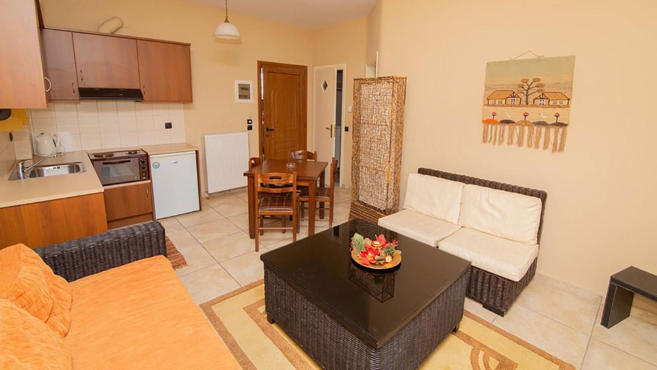 Ξενώνας Μενελαΐς - Menelais Apartments Thrapsimion Exterior photo